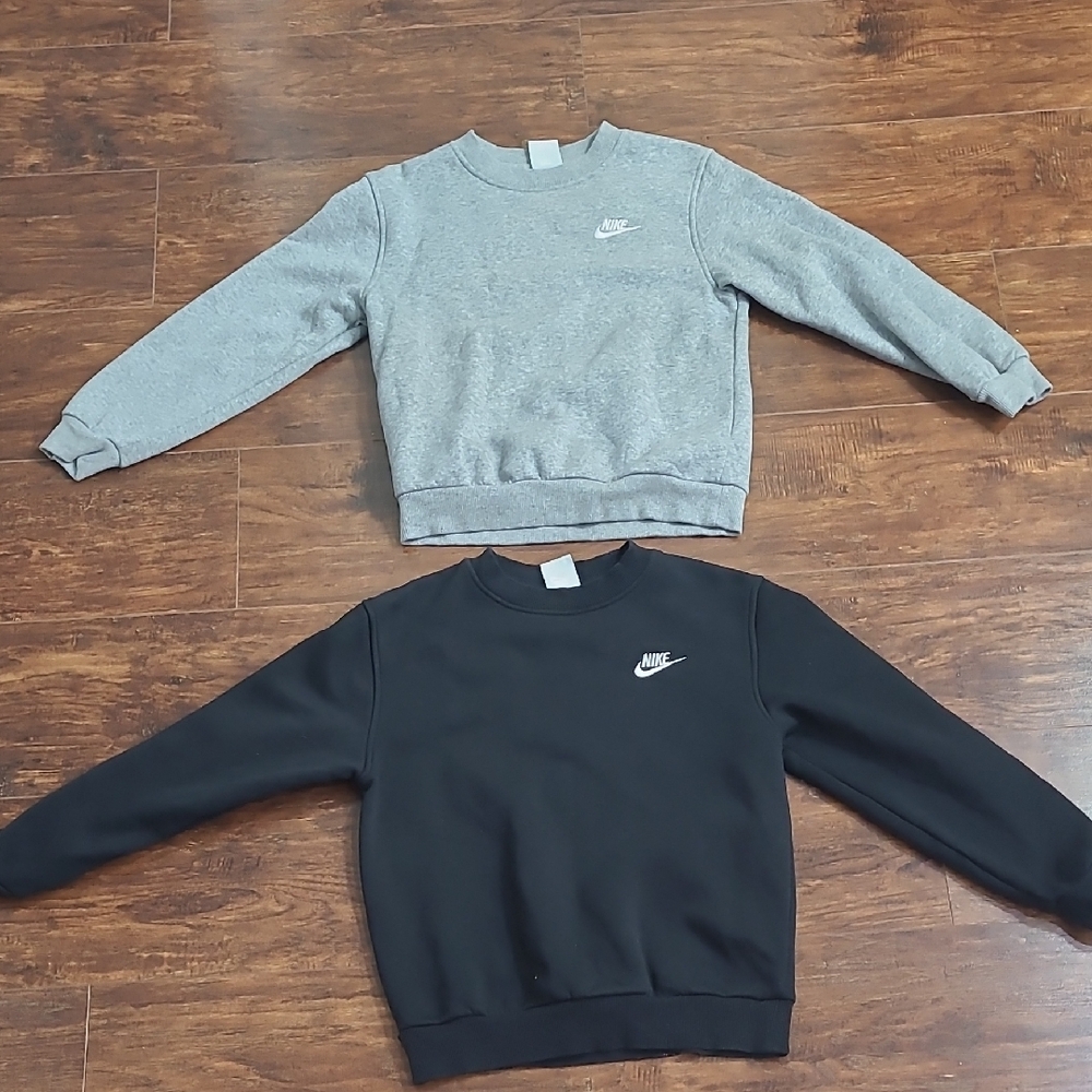 Nike Sweatshirt Duo in Gray and Black Lot Of Two Size M Kids - Picture 1 of 10